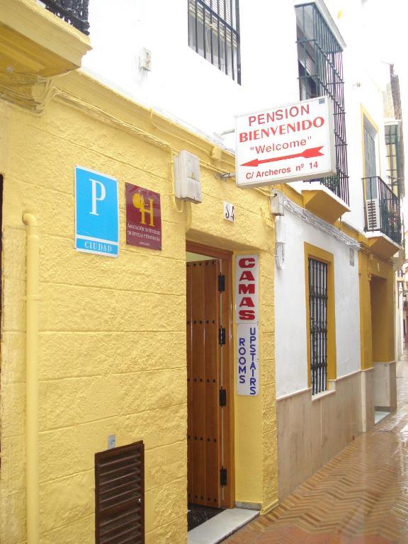 Pension Bienvenido Sevilla Exterior foto
